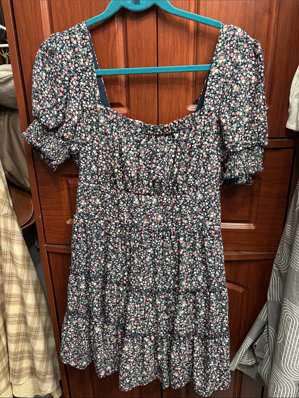 Square-Neck Floral Puff-Sleeve Mini Dress in Navy and Pink
